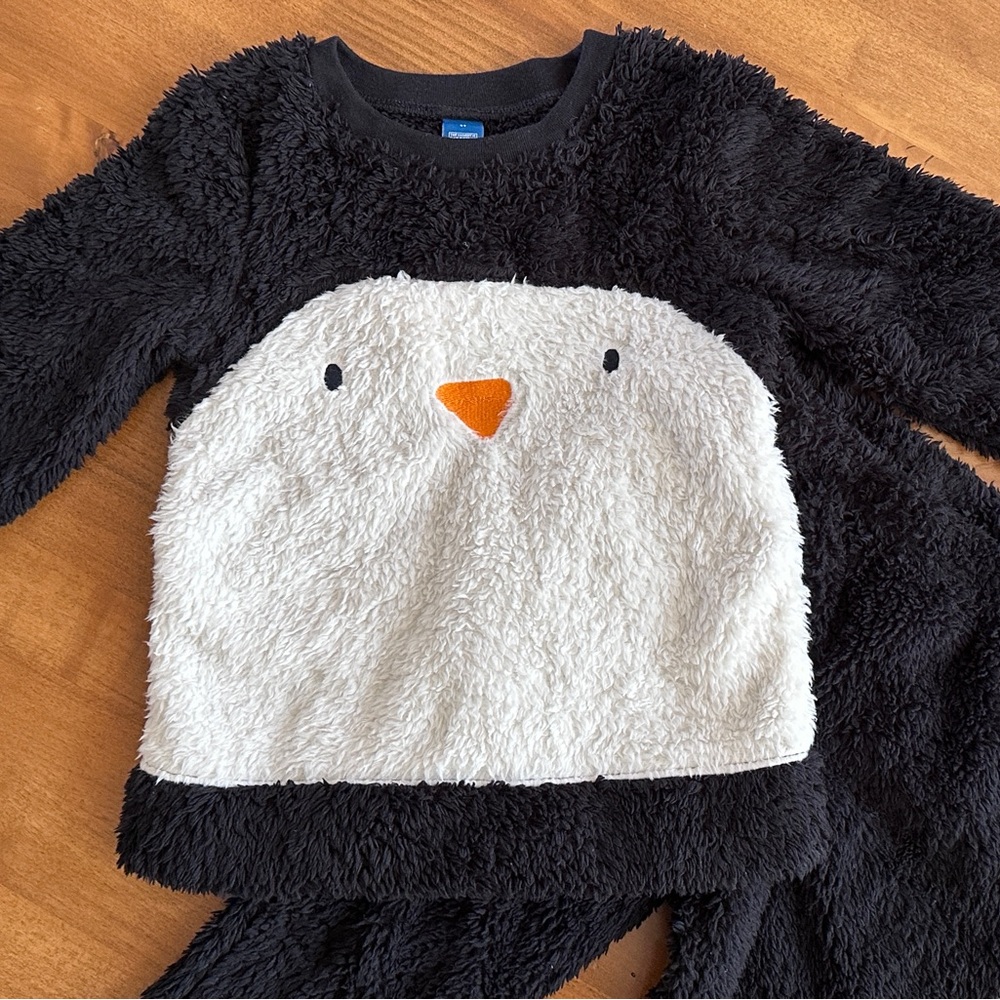 NWT Old Navy cozy 2 piece outfit. - Picture 2 of 6